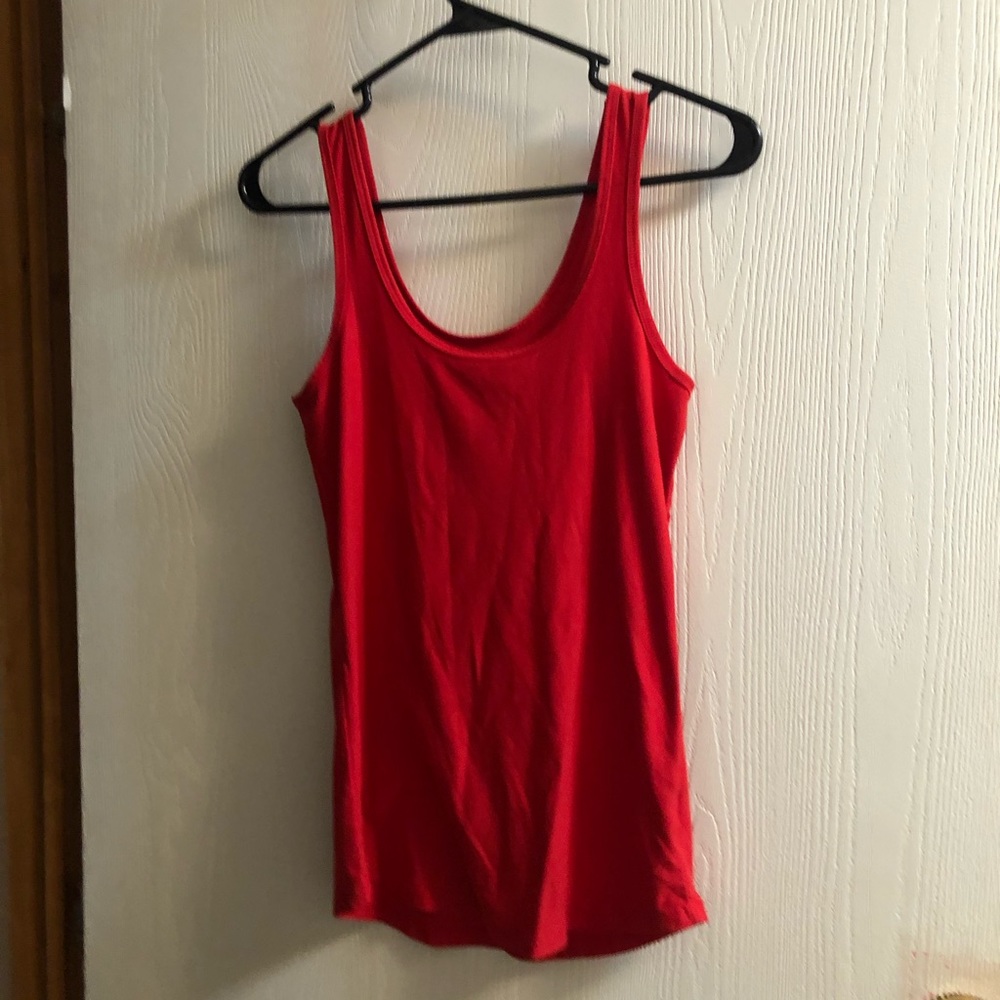 Basic red tank